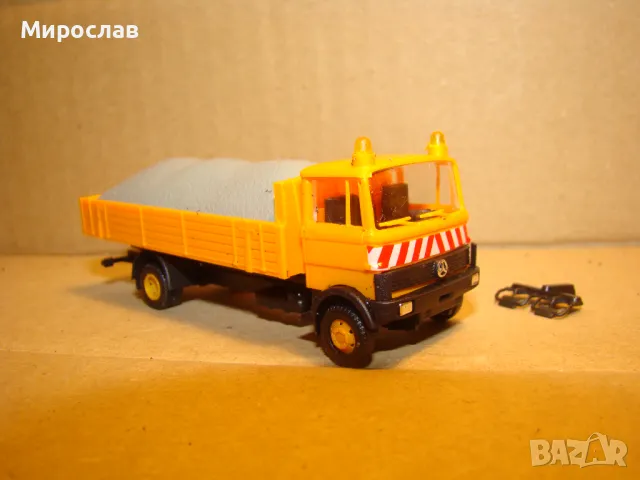PRALINE H0 1/87 MERCEDES BENZ КАМИОН МОДЕЛ КОЛИЧКА, снимка 3 - Колекции - 48778895