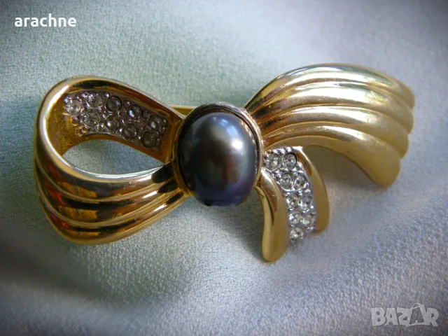 Позлатена брошка с черна тихоокеанска перла, снимка 2 - Други - 48098653