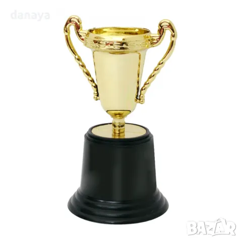 3644  Имитация на златна купа за победа статуетка, 13 см 