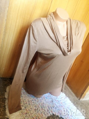 H&М Бежова блуза поло трико с падащо гръцко деколте М, снимка 2 - Блузи с дълъг ръкав и пуловери - 35052911