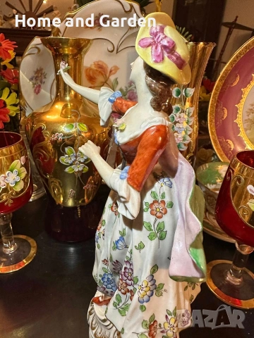 👗 Sitzendorf Germany circa 1921–1927 – „Тиролката“ порцеланова фигура 24 см, снимка 5 - Колекции - 54026234