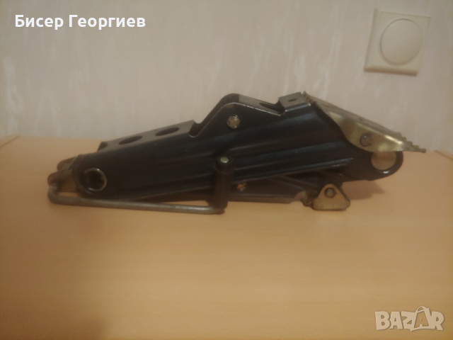 крик за автомобил