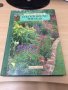 Цветна Енциклопедия - Colour Round the Year (Successful Gardening), снимка 1 - Енциклопедии, справочници - 30873246