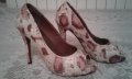 Луксозни обувки, снимка 1 - Дамски обувки на ток - 31173269