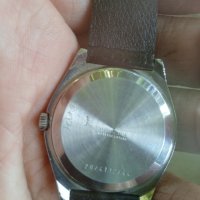 Винтидж ръчен часовник Junghans, кварц , снимка 2 - Антикварни и старинни предмети - 42416675