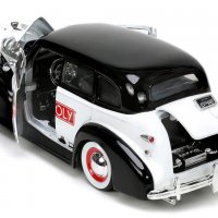 Метална кола Mr. Monopoly 1939 Chevy Master 1:24 Jada 253255048 , снимка 4 - Коли, камиони, мотори, писти - 38846555
