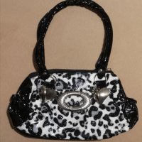Нова чанта лак за рамо/ръка черно бяла, снимка 1 - Чанти - 31452741