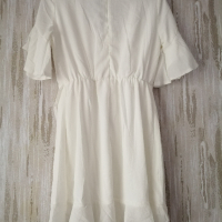 AX PARIS нова дамска рокля с волани в бял цвят р-р M/L (EU 40 - UK 12), снимка 16 - Рокли - 44599319