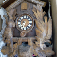 Немски часовник с куковичка,с ловни сцени, снимка 3 - Стенни часовници - 36508391