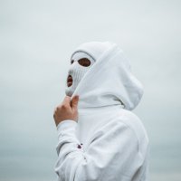 Зимна шапка маска - White Balaclava, снимка 5 - Шапки - 30397865