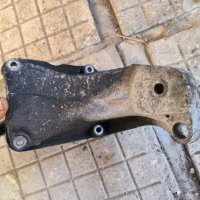 Захват лапа опора конзола двигател за Голф 3 Пасат Венто VW Golf 3 Passat Vento / 1H0199354A, снимка 2 - Части - 42765686