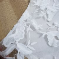 Бял топ блуза с флорални елементи  Jennifer Lopez , снимка 5 - Корсети, бюстиета, топове - 34443328