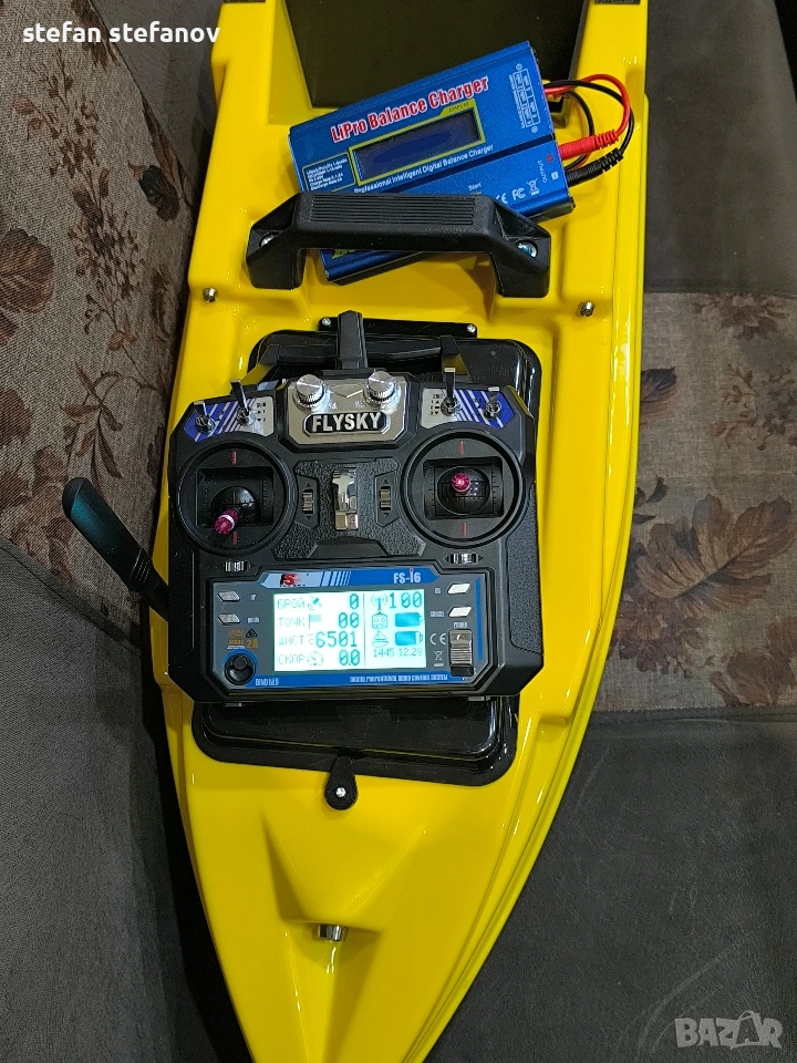 лодка за захранка с гпс и дълбокомер, снимка 1