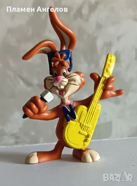 Nesguik фигурка, играчка-зайче с китара, снимка 1