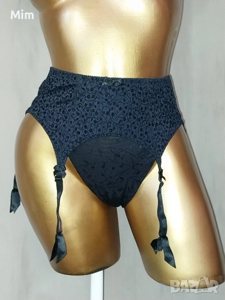 Triumph Черен колан с 4 жартиери за чорапи , снимка 1