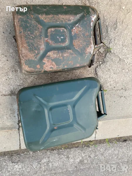 Стари метални бензинови железни туби, снимка 1