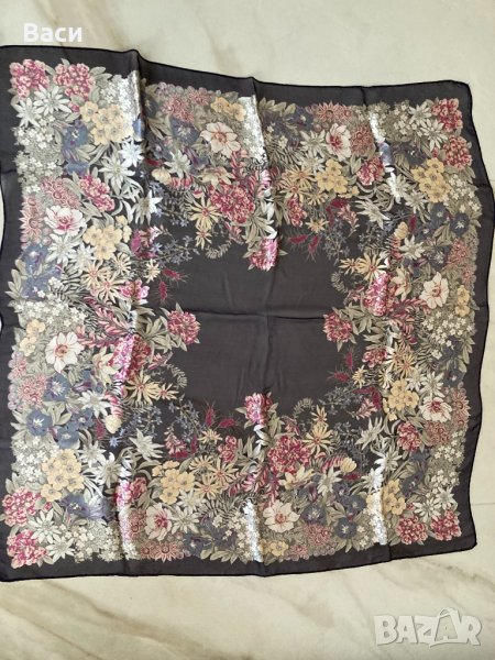 Valentino копринен шал, снимка 1