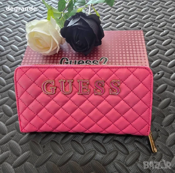 Дамски портфейл на Guess, снимка 1