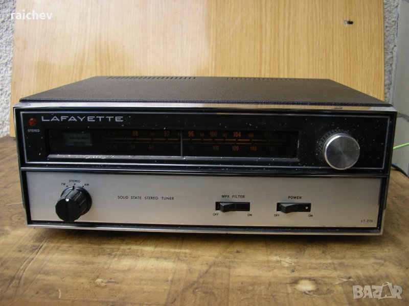 ★ █▬█ █ ▀█▀ ★ LAFAYETTE LT225 – Колекционерски винтидж солид стейтс стерео тунер., снимка 1