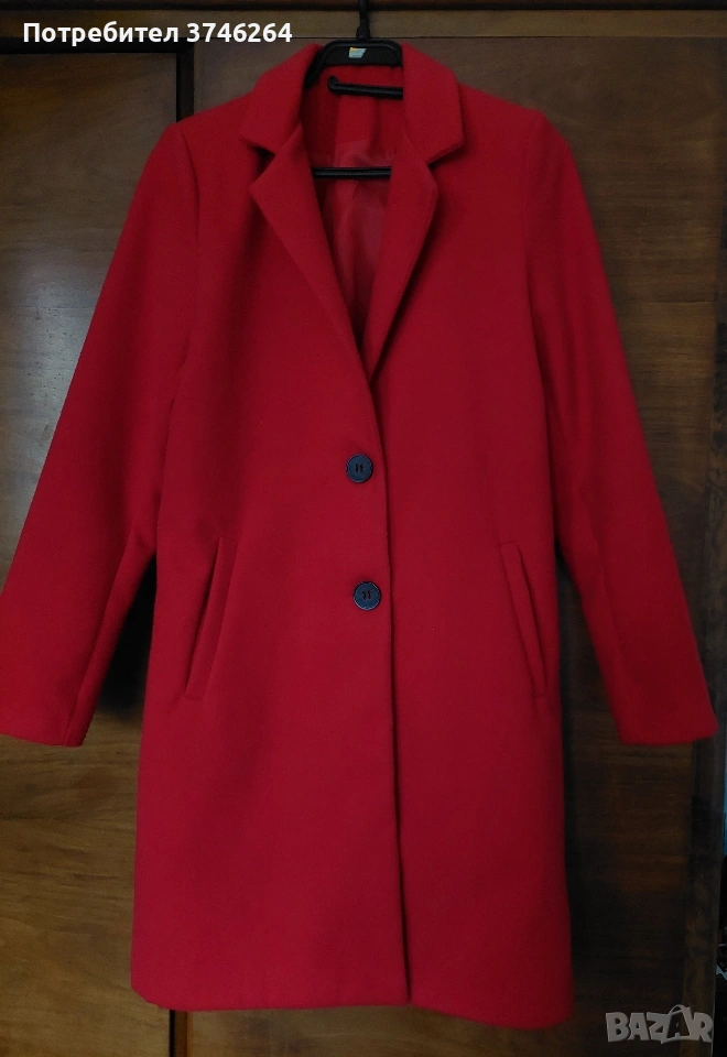 Червено дълго палто , снимка 1