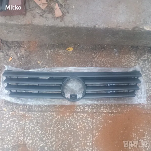 Решетка За Фолксваге Пасат 3 Б4 Комби 1995г / VW Passat 3 B4 Combi 1995y, снимка 1