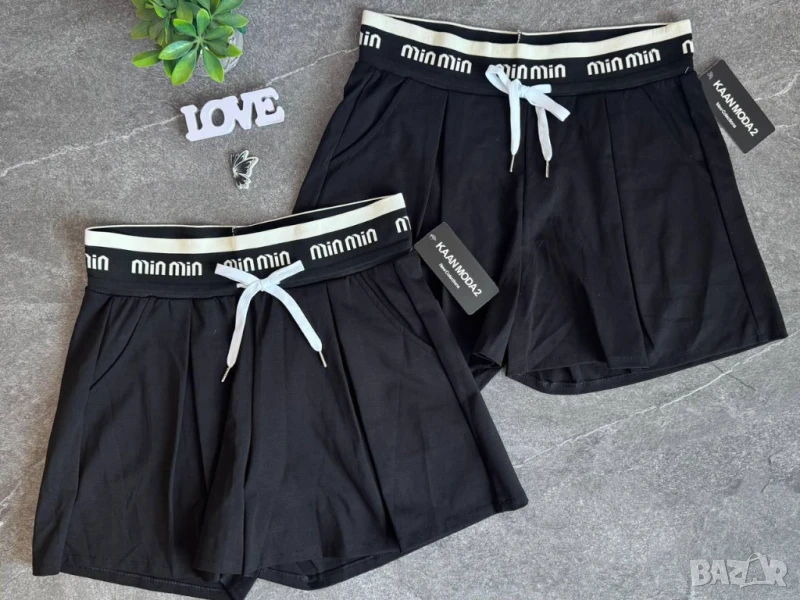 къси панталонки miu miu, снимка 1