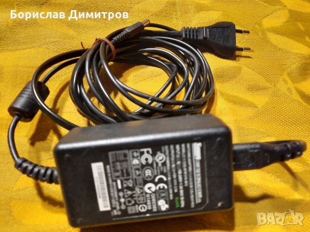 Продавам захранващ адаптер 12 V 2.5 A, снимка 2 - Друга електроника - 30971007