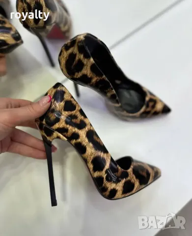 Обувки на ток - леопардов принт лак