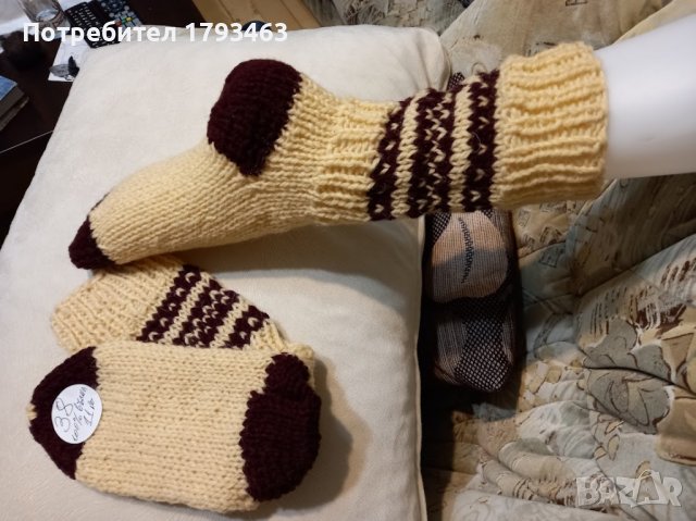 Ръчно плетени дамски чорапи от вълна размер 38, снимка 2 - Дамски чорапи - 39379623