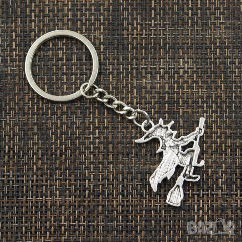 🧹 Вещица на метла - ключодържател (Хелоуин и други поводи), снимка 5 - Други - 31205744