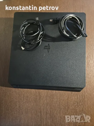 Playstation 4 slim с 2 контролера и 10 игри