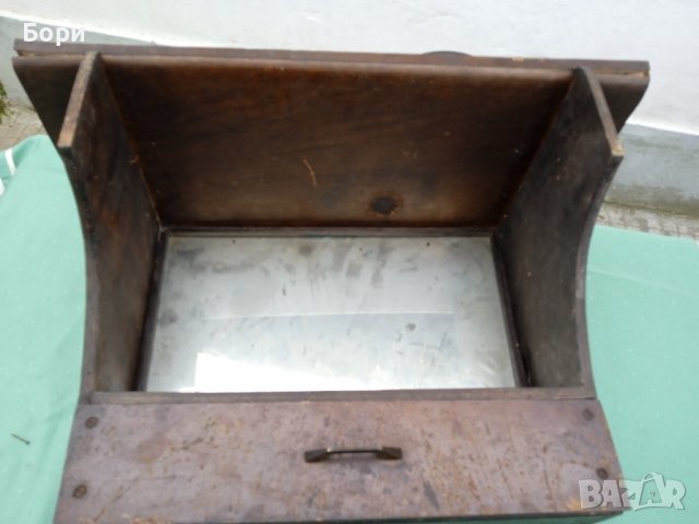 Стара етажерка с огледало, снимка 7 - Етажерки - 36635735