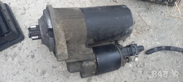 Стартер за VW Golf IV 1.6 бензин, снимка 2 - Части - 47915601