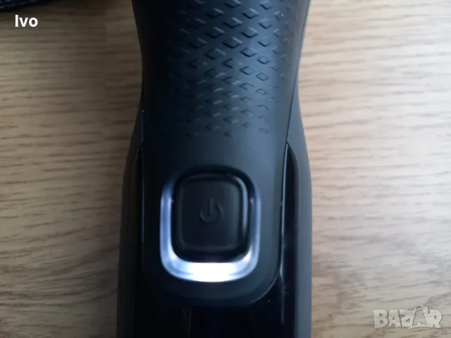 Електрическа самобръсначка Philips Series 1000 / С тример / Несесер + Зарядно / Нова, снимка 8 - Електрически самобръсначки - 55980171