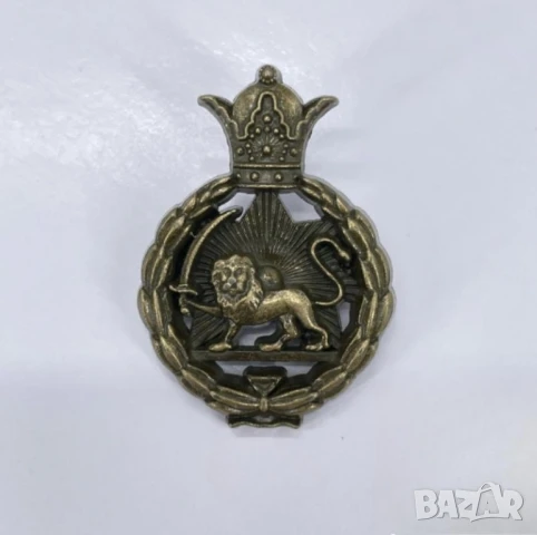 Винтидж метална брошка „Лъв и корона“ – Емблема с царствено излъчване, 3.9 см, снимка 3 - Други - 51055712