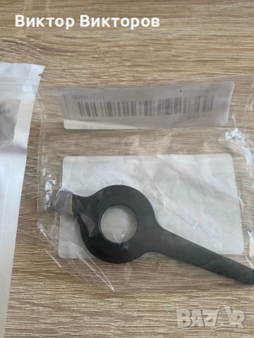 Професионална ножица за вежди и пинцети , снимка 12 - Козметика за лице - 50976627