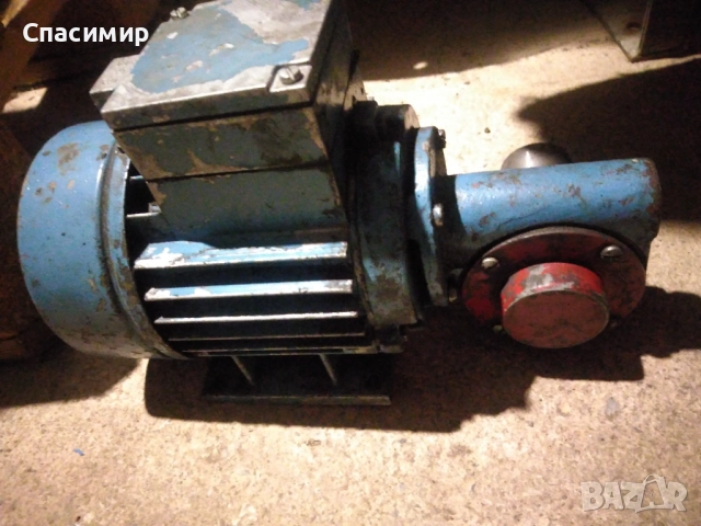 Моторедуктор чешки 260w на 112об изходящи 9,3 обр , снимка 3 - Електродвигатели - 51610289