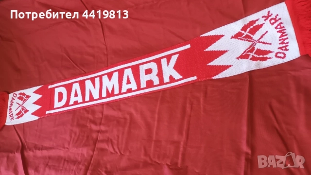 Плетен футболен фен шал на Дания (Danmark) - червено бял, с ресни 
