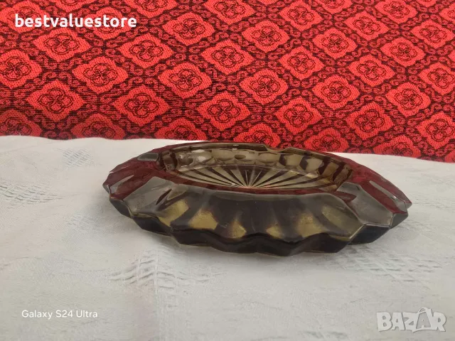 Масивен Ретро Пепелник От Тъмно Стъкло