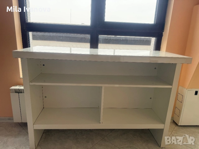 Продавам нов шкаф тип етажерка