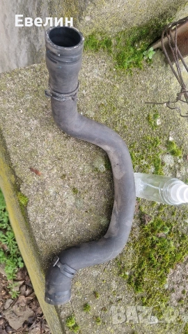 воден маркуч от охладителна система Touran 2006г, снимка 2 - Части - 54012257