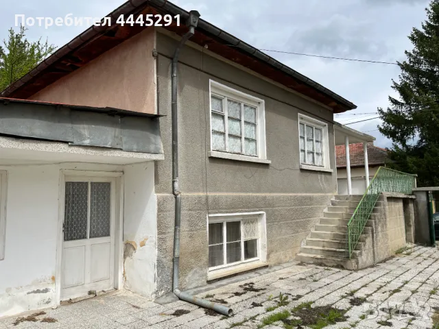 Къща в с. Партизанин, снимка 1