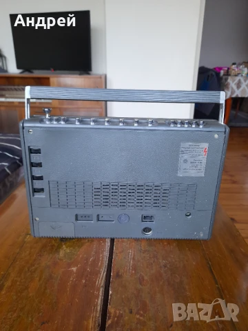 Старо радио,радиоприемик УФА 201, снимка 3 - Антикварни и старинни предмети - 50566675