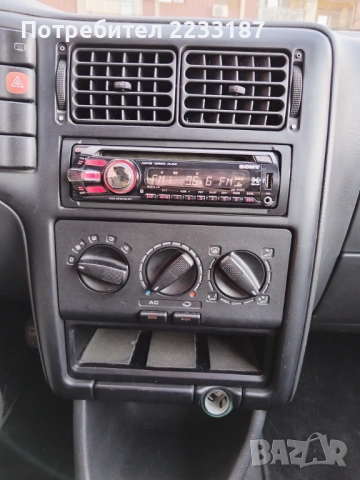 VW Polo 1.4i Климатик, снимка 6 - Автомобили и джипове - 53110190