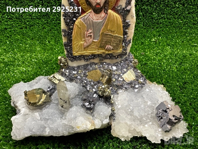 Ръчно изработена икона на Исус Христос с естествени кристали – пирит, галенит и кварц, снимка 3 - Икони - 54091445