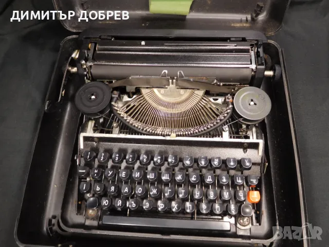 СТАРА РЕТРО ПОРТАТИВНА ПИШЕЩА МАШИНА ХЕБРОС 1300Ф, снимка 3 - Антикварни и старинни предмети - 49371334