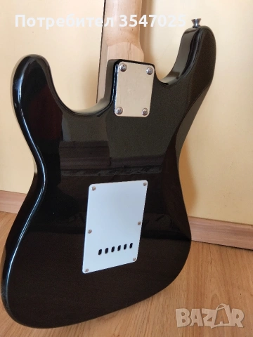 Електрическа китара тип Stratocaster-реплика, снимка 4 - Китари - 54075890