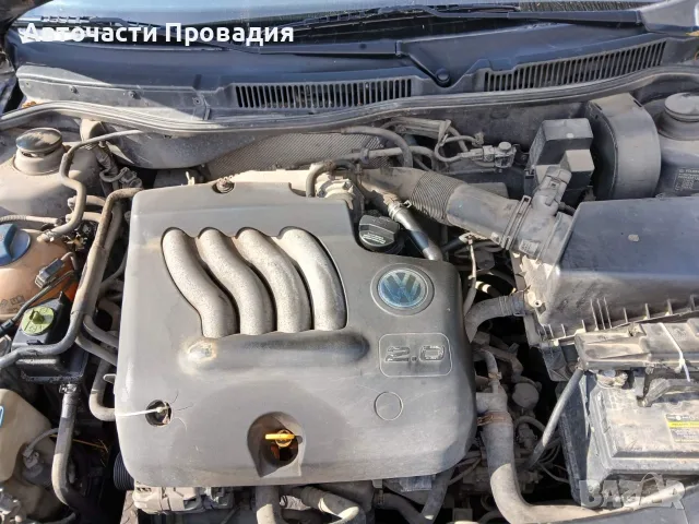 VW Golf 4, 2.0 i, 2000 г на части, снимка 6 - Автомобили и джипове - 56198602