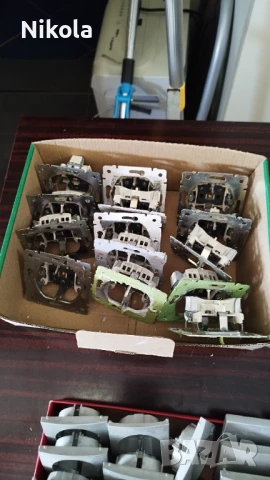 Контакти и ключове LEGRAND еднополюсни девиаторни и сериен, снимка 10 - Ключове, контакти, щепсели - 50992487