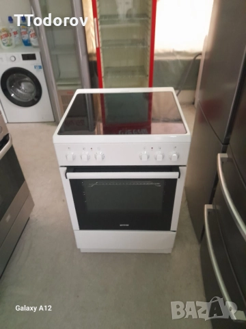 Готварска печка с керамичен плот Gorenje, фурна с вентилатор 